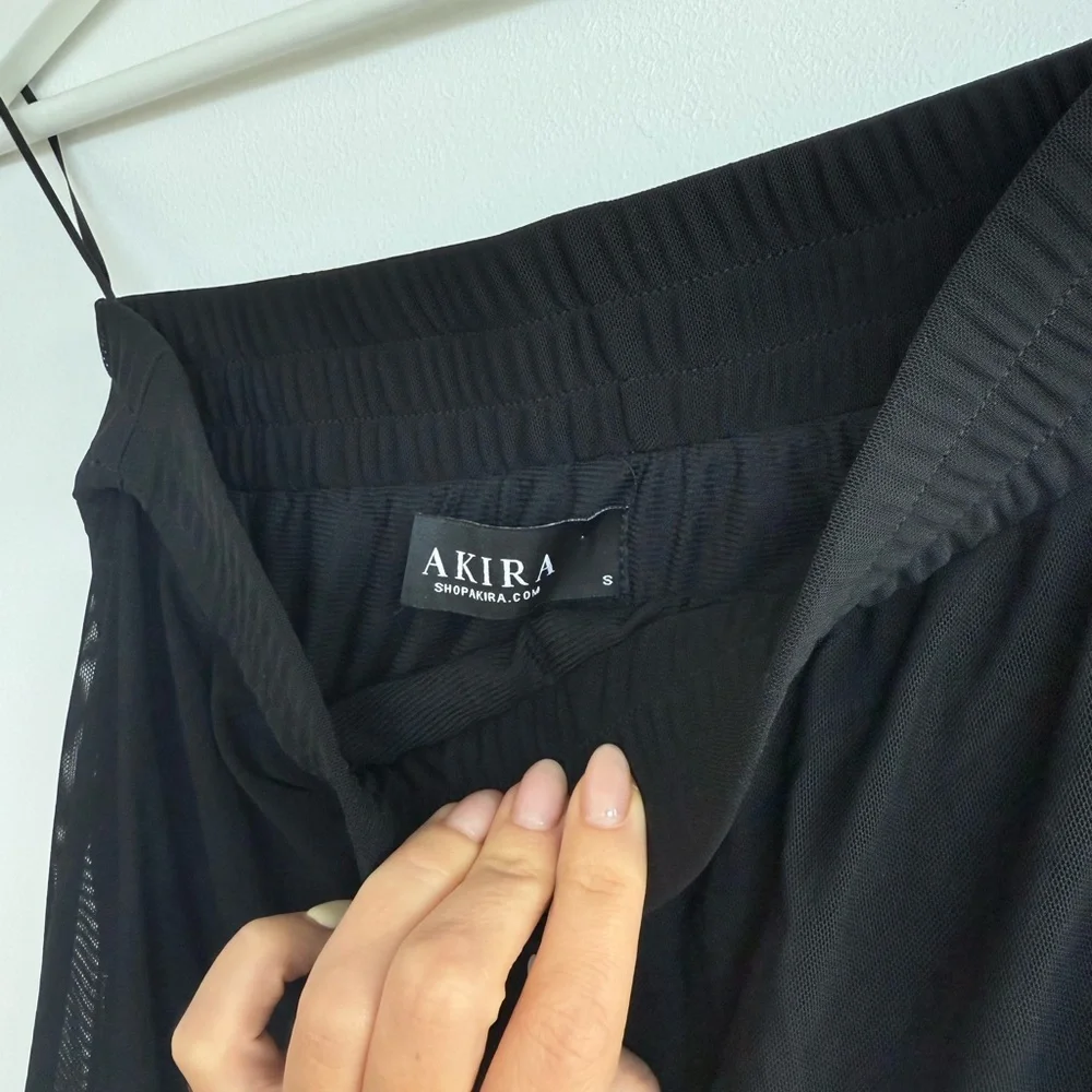 Elegant Black Sheer Tulle Skirt. Size S. Like New - Picture 8 of 9